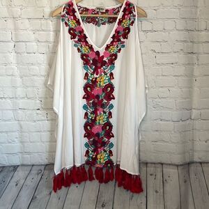 Show me Your Mumu Women’s White Oversized Cold Shoulder Embroidered Shirt  size